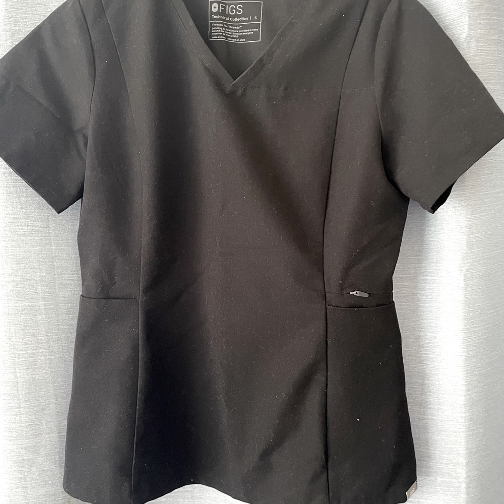 Figs slim fit scrub top